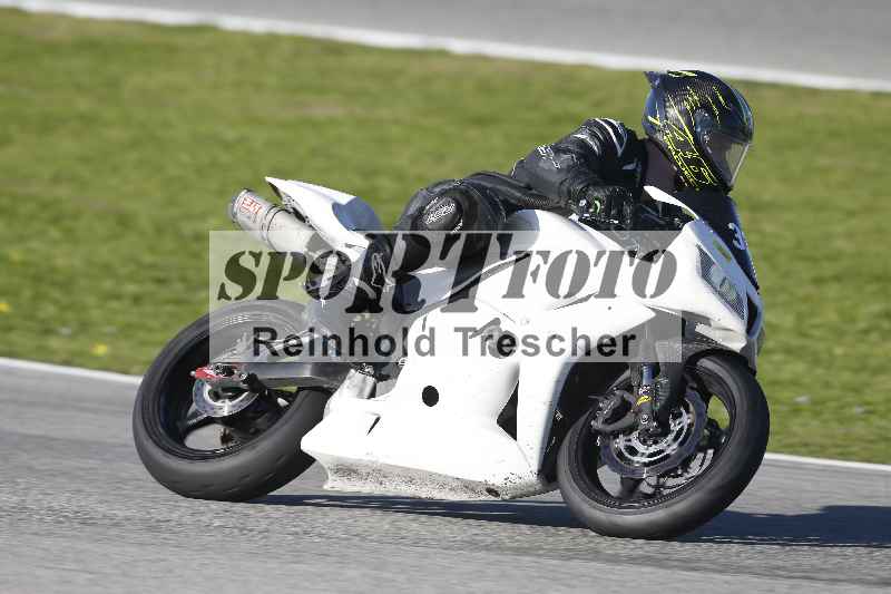 /02 28.-31.01.2025 Moto Center Thun Jerez/gruen-green/333